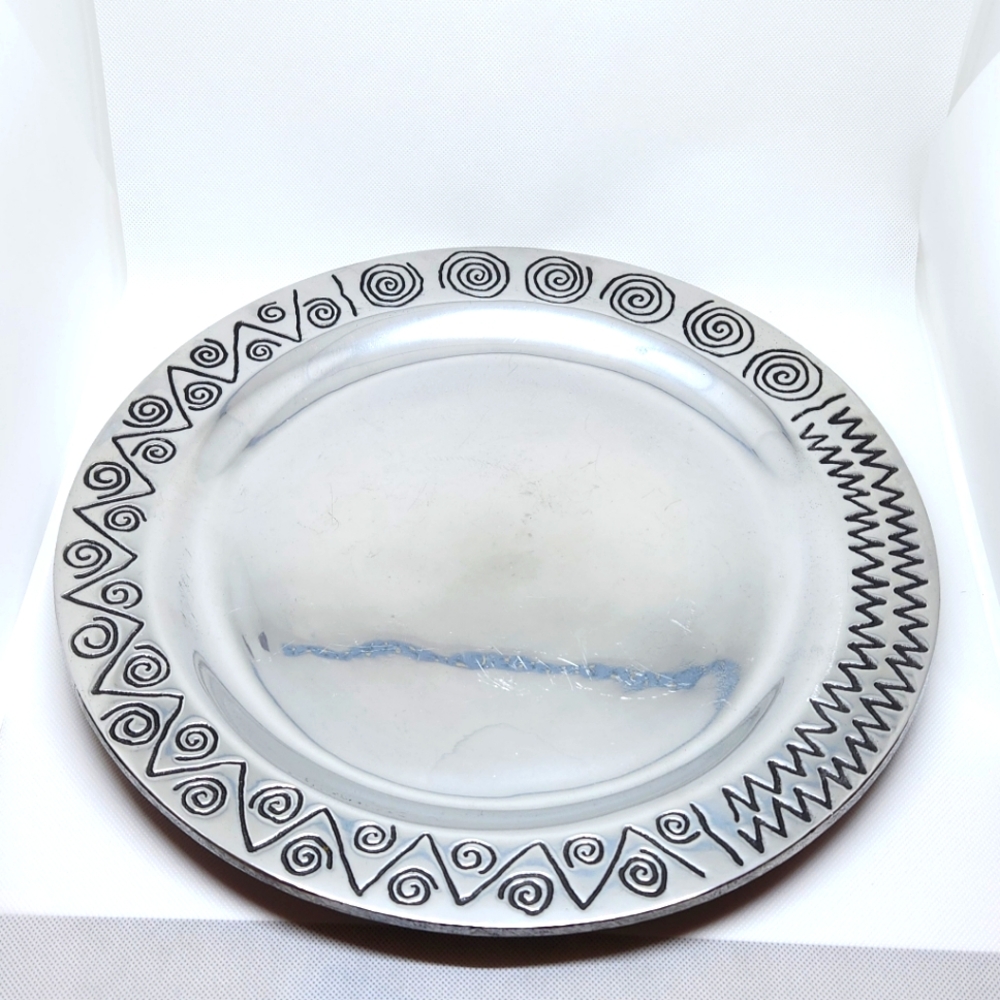 Wilton ARMETALE Large Round Serving Platter Tray